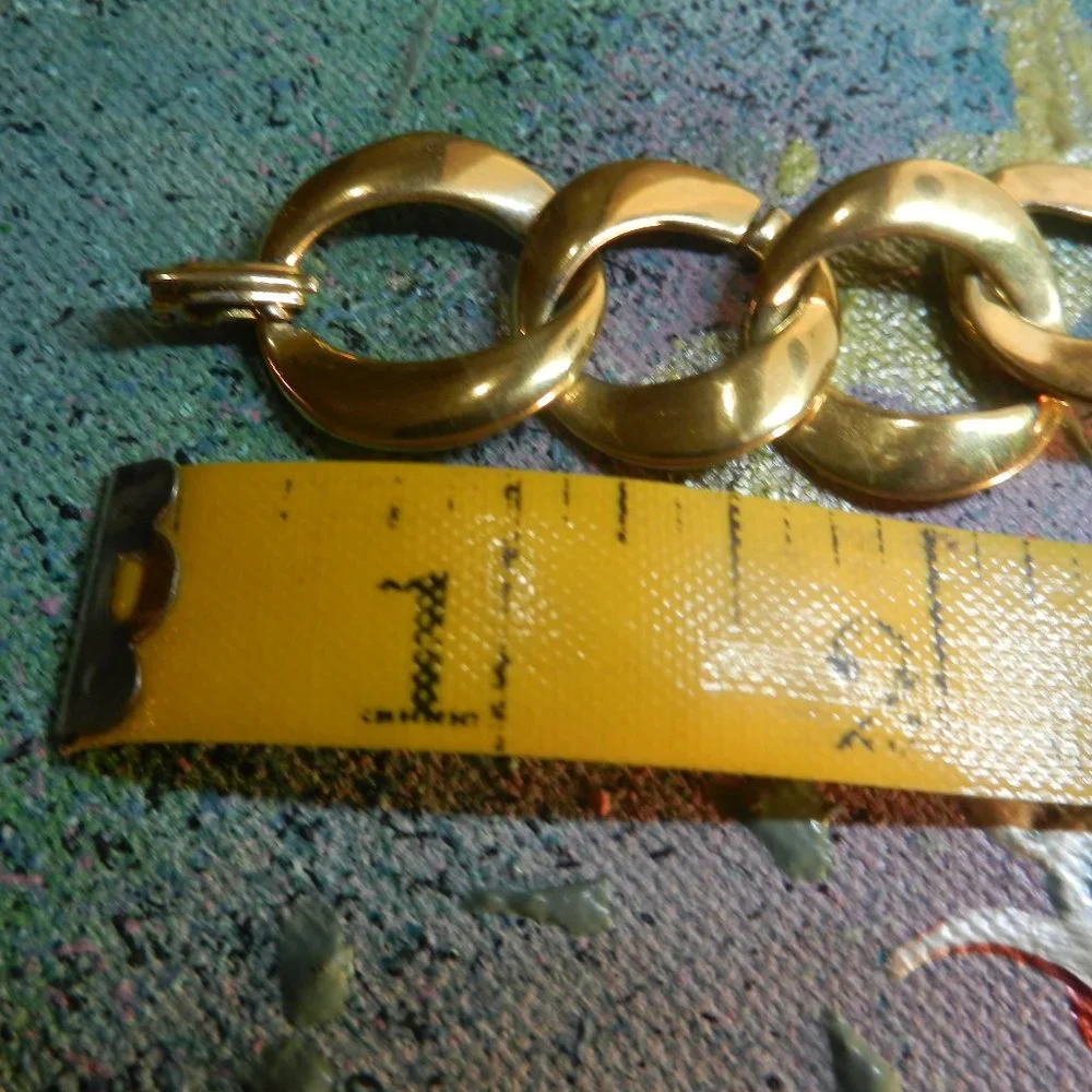 VTG gold metal chain necklace shiny oblong gold tone large chain links choker